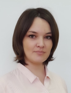 Помощник воспитателя Юлия Александровна Сарсангалеева